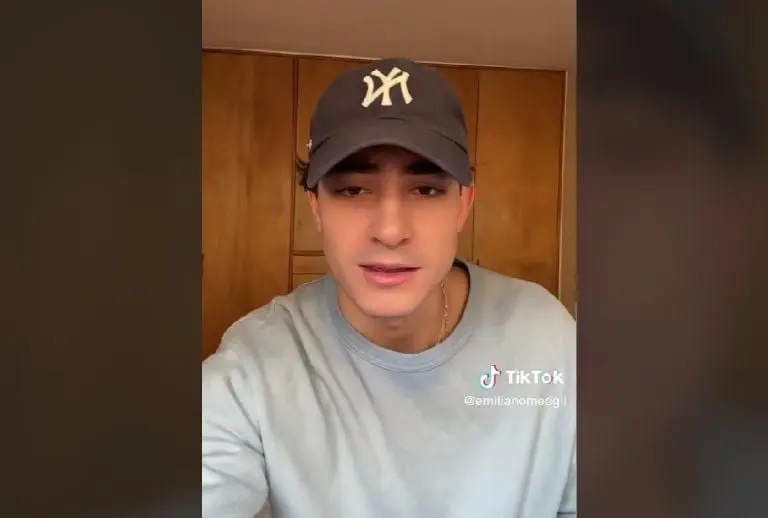 Tiktoker critica a taxista (TikTok)