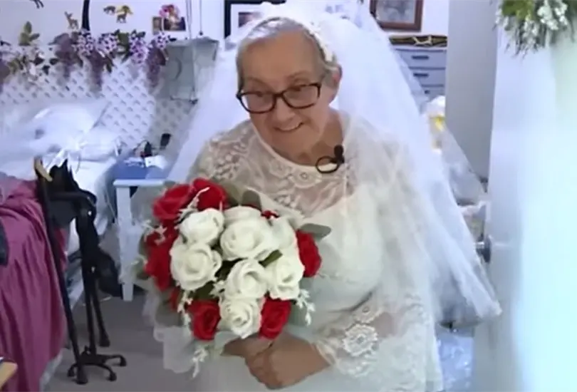 Dorothy Fideli, o Dottie, una adulta mayor de 77 años que vive en Ohio, Estados Unidos, decidió jurarse amor eternamente Dorothy Fideli, o Dottie, una adulta mayor de 77 años que vive en Ohio, Estados Unidos, decidió jurarse amor eternamente