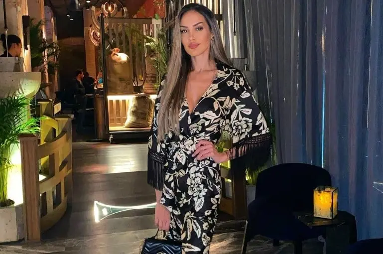 En 2022 comenzó un romance con la nutrióloga argentina y aunque se veían muy enamorados e incluso El Sol recuperó su figura, Luis Miguel la dejó para salir con Paloma Cuevas.