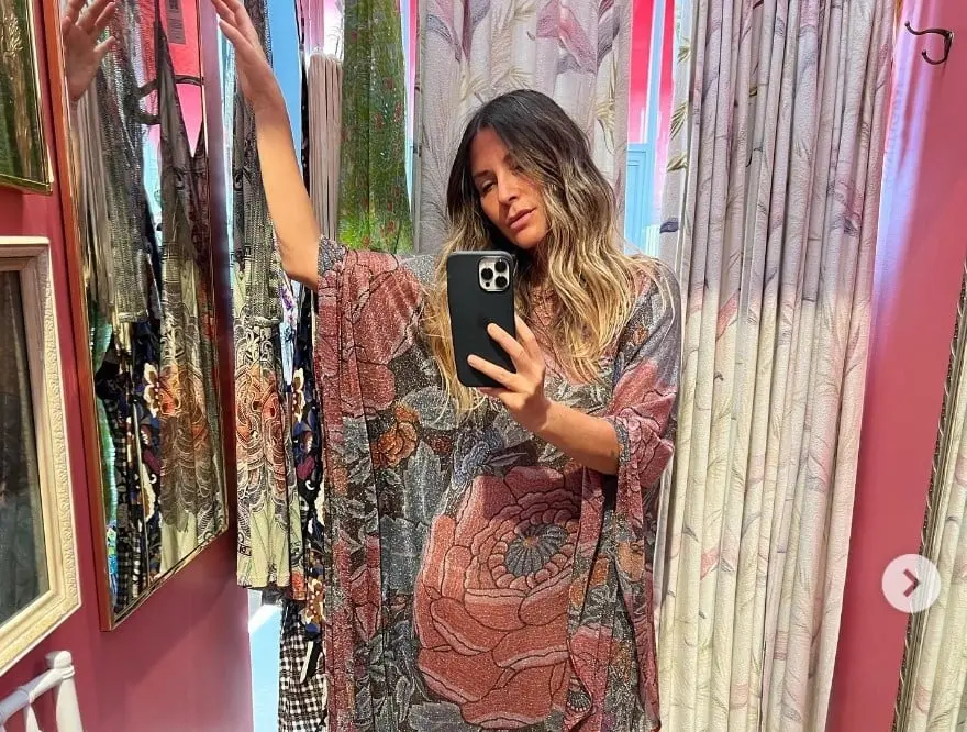 Se conocían desde niños y en su juventud tuvieron un romance intermitente que duró casi 7 años, aunque fue uno de los amores más importantes de Luis Miguel, terminaron porque tenían proyectos diferentes.