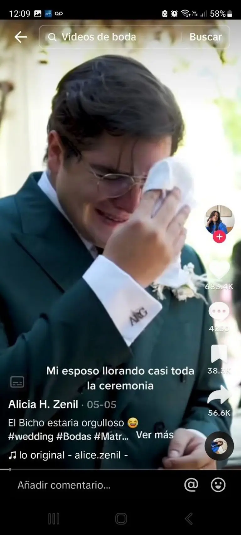 Hombre guarda servilleta de primera cita - Tomada de video