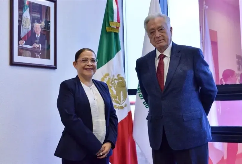Emilia Calleja y Manuel Bartlett, director general de la CFE. Emilia Calleja y Manuel Bartlett, director general de la CFE.