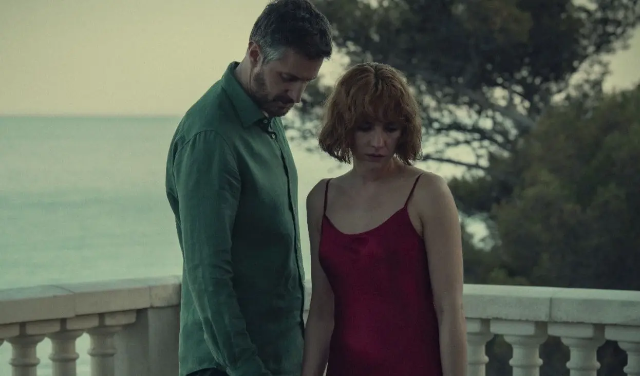 Tiene 4 capítulos y gira alrededor de William, un médico cirujano que goza de éxito profesional y tiene una bonita familia, pero arruina su vida cuando comienza un romance extramarital con Anna, la prometida de su hijo.