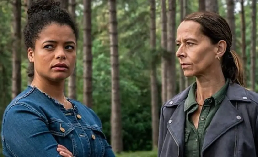 Tiene solo 4 capítulos y está protagonizada por Stanley Tucci, quien interpreta a un hombre condenado a pena de muerte por asesinar a su esposa, pero mientras llega el día de su ejecución, ayuda a las personas a resolver crímenes complicados.