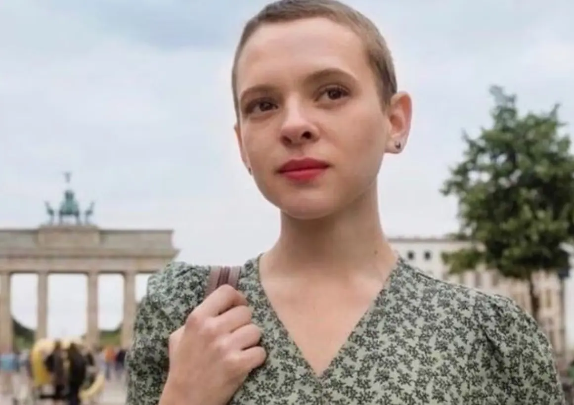 Poco ortodoxa (2020)