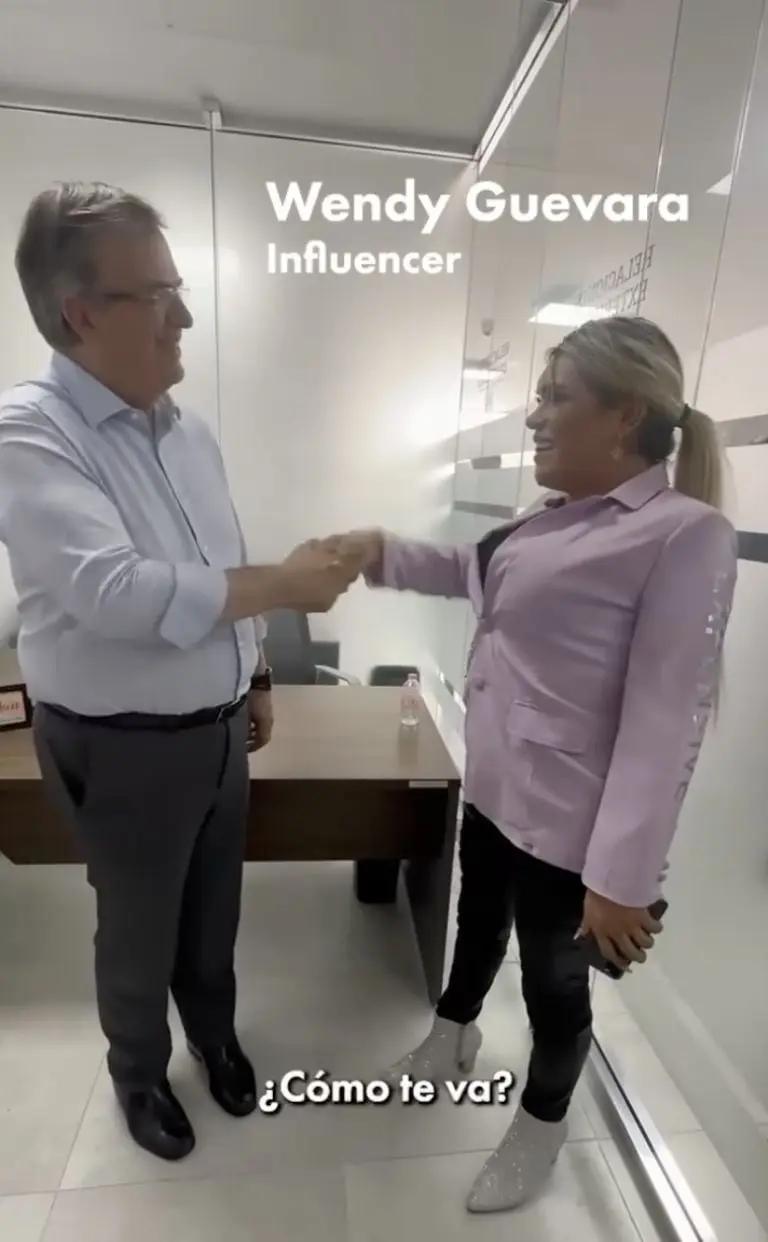 Marcelo Ebrard en entrevista con Wendy de Las Perdidas. Foto: Instagram (@marcelo.ebrard)