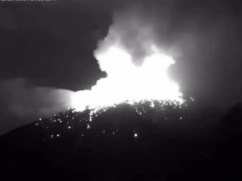 As&iacute; se vio y escuch&oacute; la explosi&oacute;n del volc&aacute;n Popocat&eacute;petl. 
