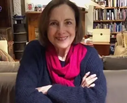 Interpret&oacute; a Leonora Navarro Castillejos de Larios.