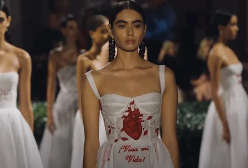 Desfile de Dior en M&eacute;xico causa pol&eacute;mica