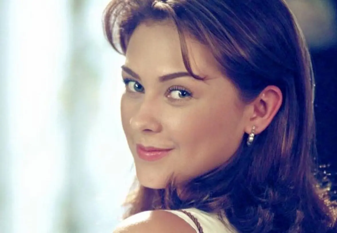 En 1996 fue nombrada el 'Rostro del Heraldo de México', uno de los concursos de belleza más populares en ese entonces.