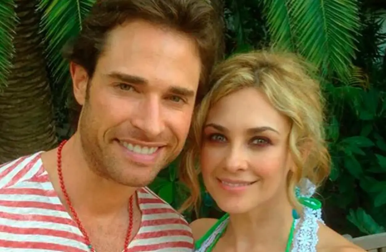 Aracely Arámbula tuvo romances con varios galanes de telenovela como Sebastián Rulli y Gabriel Soto.