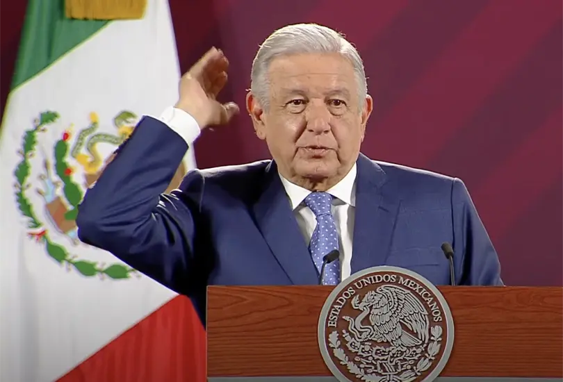 AMLO se burla del PAN por sugerir consultas para elegir candidatos: cobraré derechos. AMLO se burla del PAN por sugerir consultas para elegir candidatos: cobraré derechos.