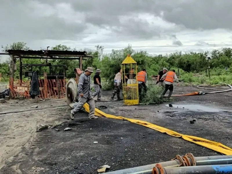 Tras el derrumbe de la mina El Pinabete en Coahuila van dos personas detenidas. Tras el derrumbe de la mina El Pinabete en Coahuila van dos personas detenidas.