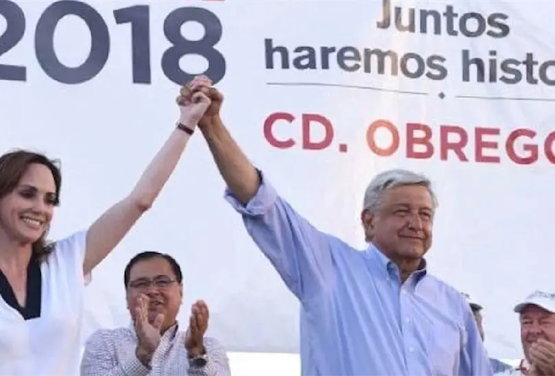 AMLO defiende a Lilly T&eacute;llez en la b&uacute;squeda de su candidatura presidencial. 