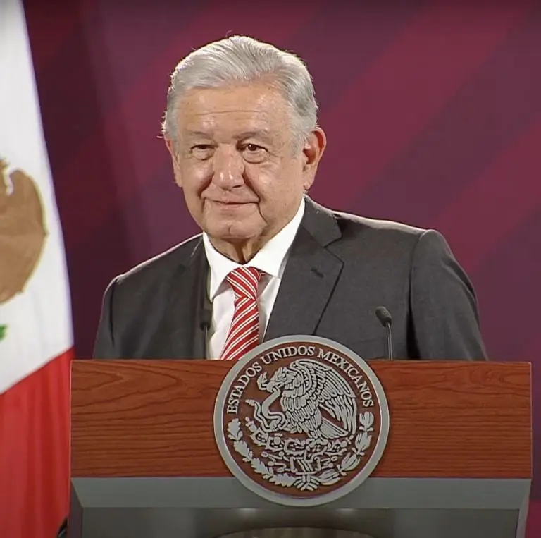 AMLO defiende a Lilly Téllez, con sarcasmo. Foto: Gobierno de México