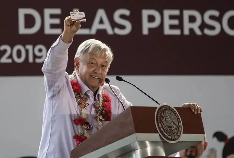 AMLO presenta su declaraci&oacute;n patrimonial 2022. 