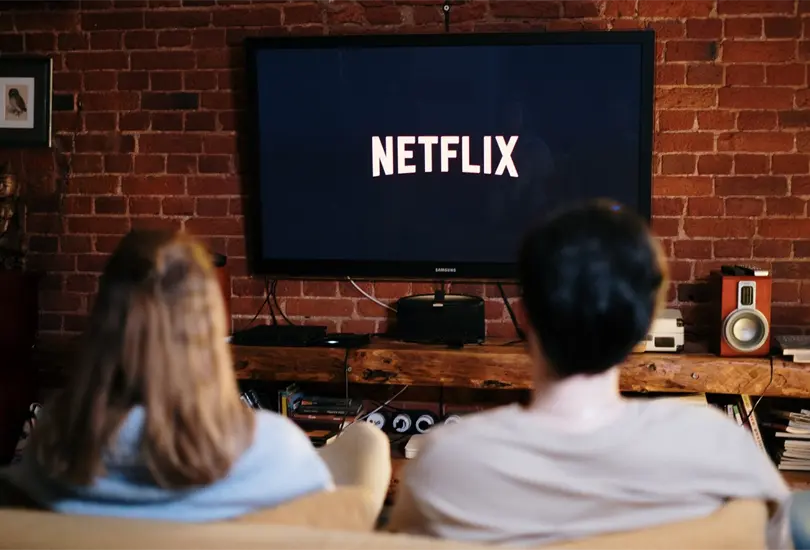 Existen dos formas con las que los usuarios pueden seguir prestando su cuenta de Netflix a usuarios que no viven en el mismo hogar
