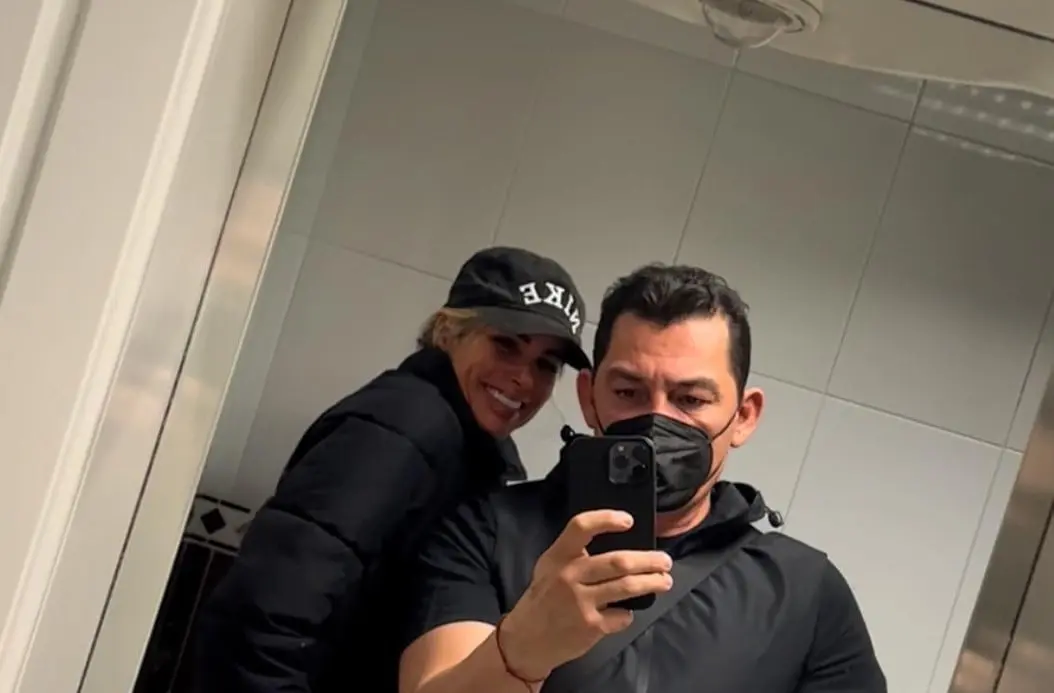 Aunque asegur&oacute; que quiere una boda sencilla, prometi&oacute; que invitar&iacute;a a la prensa.