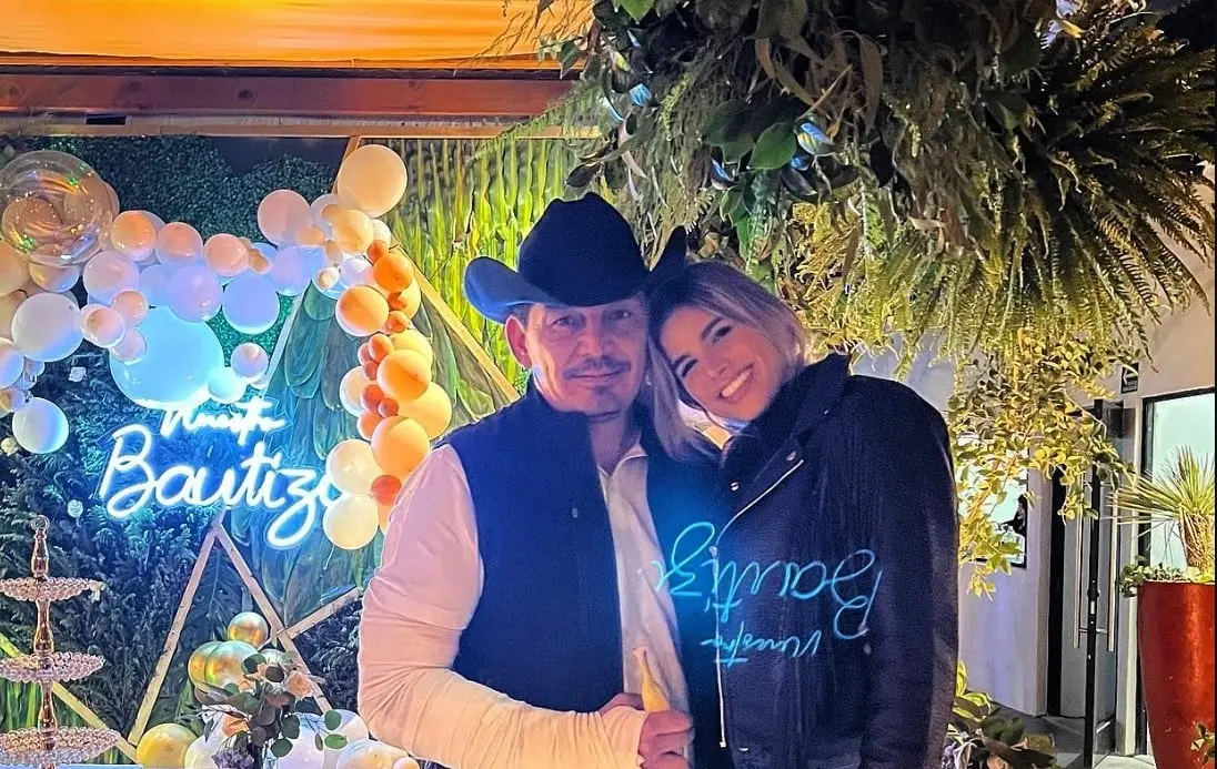 Hace unos d&iacute;as el cantante Jos&eacute; Manuel Figueroa dio a conocer que por fin dejara la solter&iacute;a y se casara con su novia Marie Claire Harp.