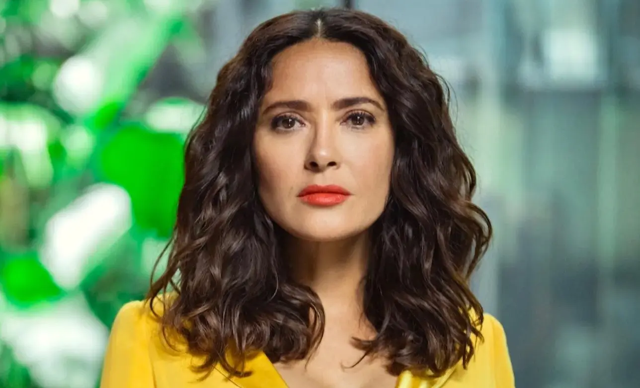 Salma Hayek participará en el episodio Joan is Awful, donde una mujer normal descubre que hicieron una serie sobre su vida.