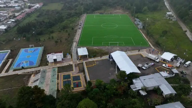 Rehabilitación de la Unidad Deportiva del Municipio de Jitotol. Fuente: Especial