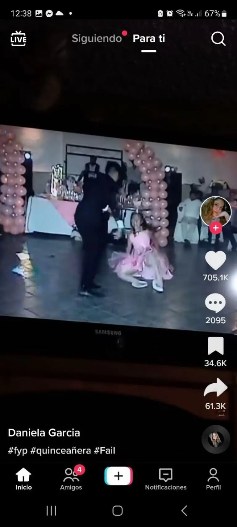 Quinceañera cae en pleno vals - Tomada de video