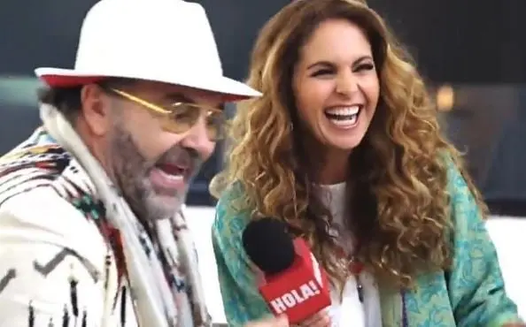 Tras su divorcio con Manuel Mijares, su exsuegra arremetió contra ella acusándola de haber sido infiel. 'Seguro que sí lo engañó. A lo mejor no quería estar con Manuel y muy abusada se buscó a uno que tiene mucha plata', declaró a una revista de espectáculos.