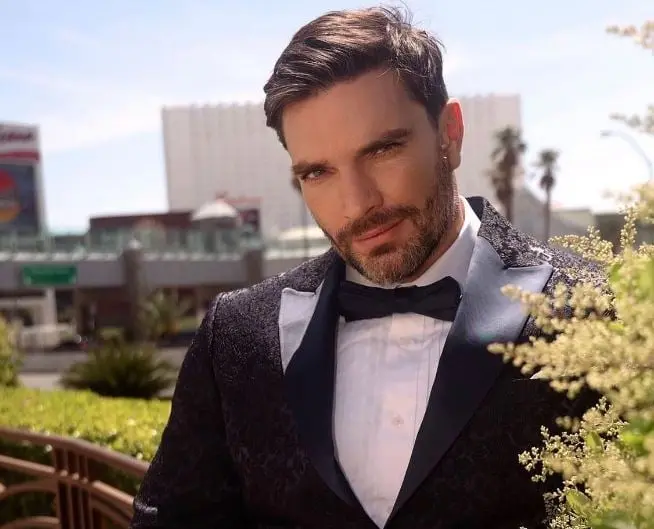 Debido a la situación política de Venezuela, Marjorie de Sousa se llevó a vivir a su suegra con ella y Julián Gil; más tarde, tras su separación, el famoso aseguró que su suegra había sido una de las razones de su ruptura.