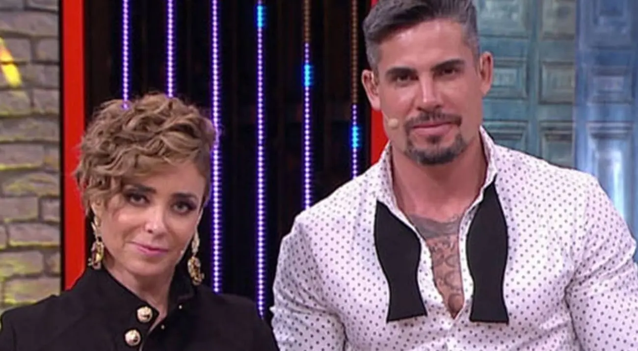 El programa ayuda a una serie de participantes a encontrar el amor y en los episodios muestran cómo son sus citas.