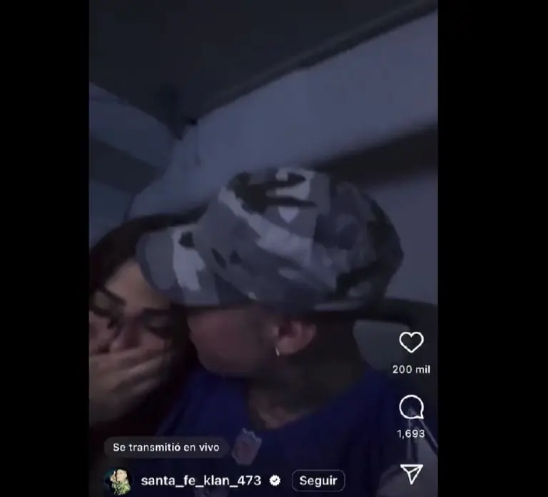 Santa Fe Klan y Karely Ruiz (Instagram)