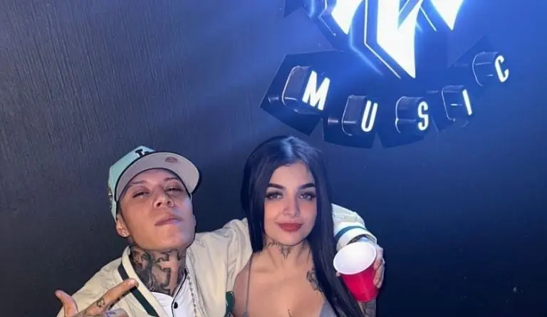 Santa Fe Klan y Karely Ruiz (Instagram)