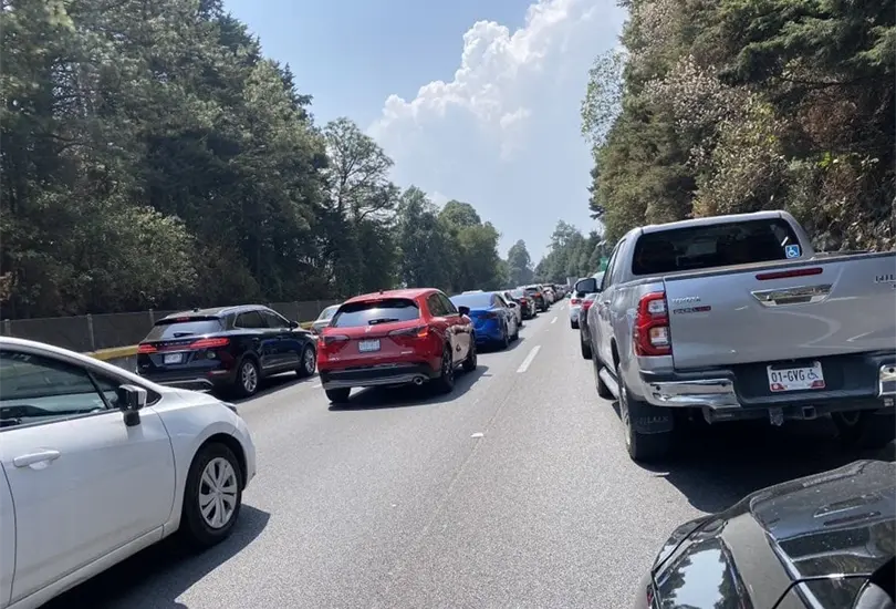 Asaltan a conductores en tr&aacute;fico de la autopista M&eacute;xico-Cuernavaca. 