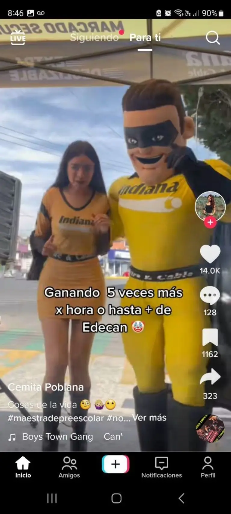 Joven gana más como edecán que como profesora de preescolar - Tomada de video