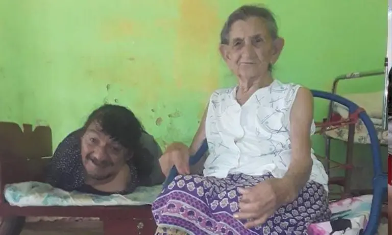 Pablo Acuña y su madre - Especial