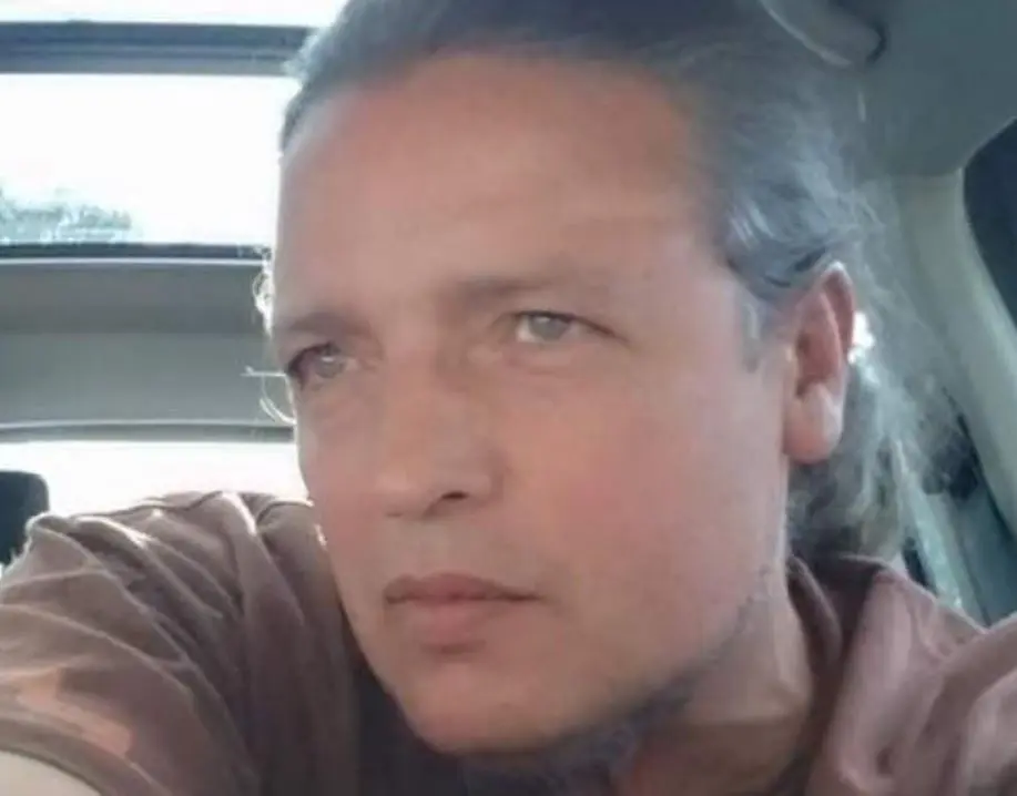 Era el hermano de Maricruz, quien estaba enamorado de Beatriz pero ten&iacute;a problemas con las drogas.