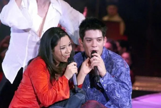 Otros alumnos de la Primera Generación que se enamoraron fueron Yahir y Nadia, quienes incluso grabaron la canción "Contigo sí".