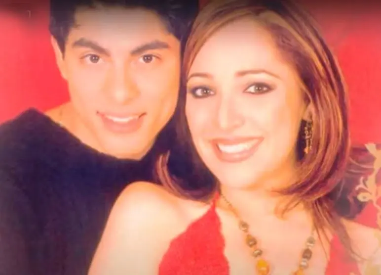 Al parecer esa generación era muy enamoradiza pues también en ésta se hicieron novios Myriam y Víctor.