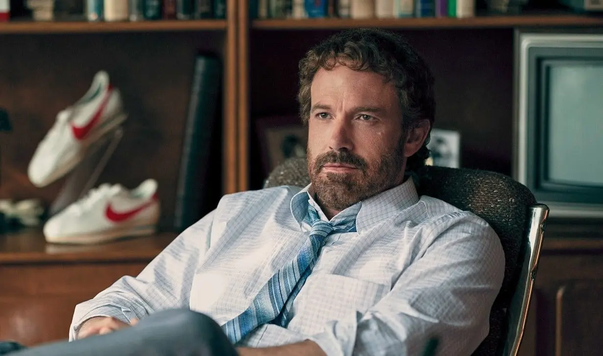 2. Air, la historia detrás del logo. Trata sobre la asociación revolucionaria entre el novato, Michael Jordan y la división de básquetbol de Nike.