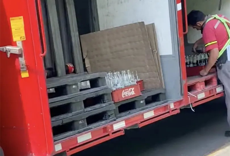 Luego de que el video se hiciera viral, FEMSA Coca-Cola despidi&oacute; al trabajador 
