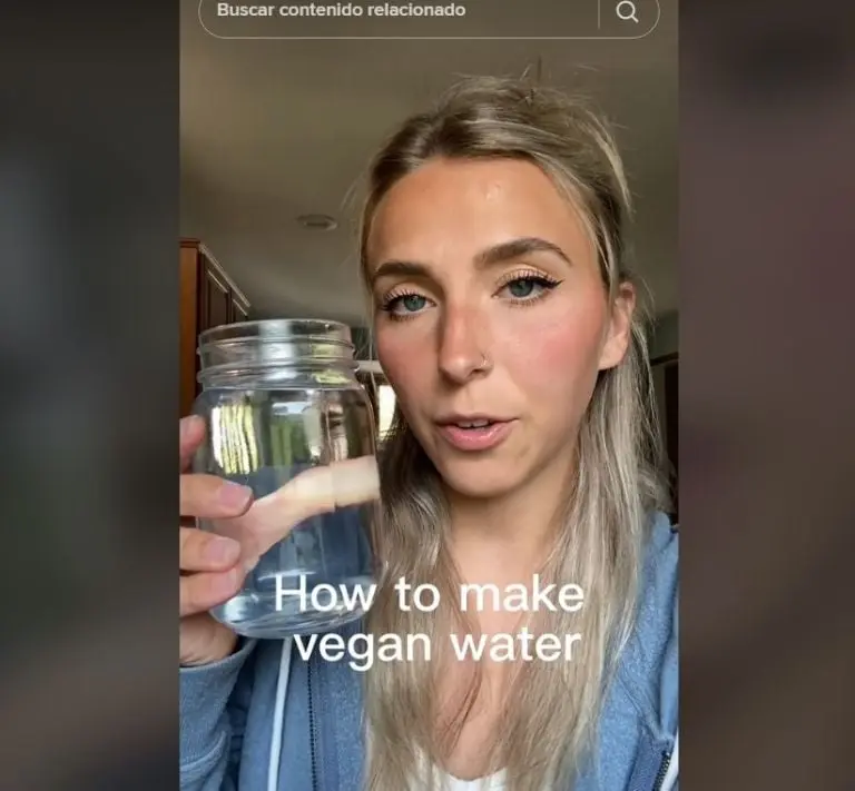 Critican a joven por receta de agua vegana (TikTok)