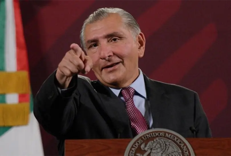 Ad&aacute;n Augusto renuncia a la Secretar&iacute;a de Gobernaci&oacute;n, es el tercer candidato de Morena. 