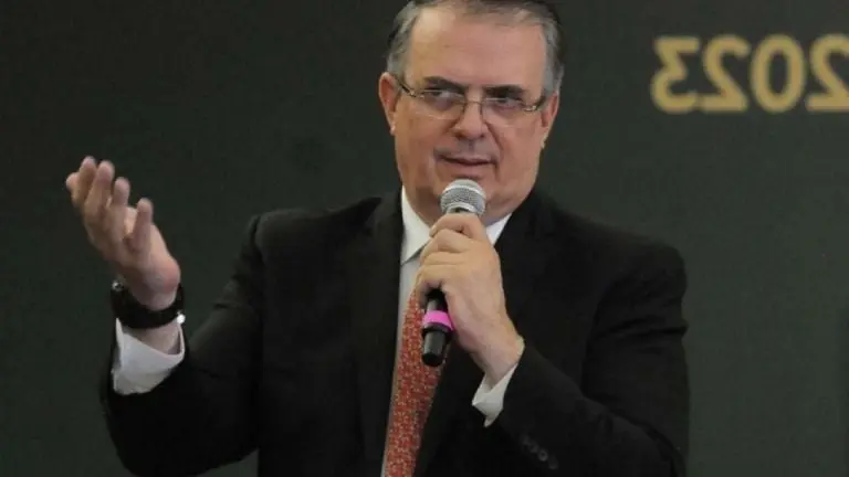Marcelo Ebrard estudió Relaciones Internacionales en el Colegio de México. Fuente: Twitter