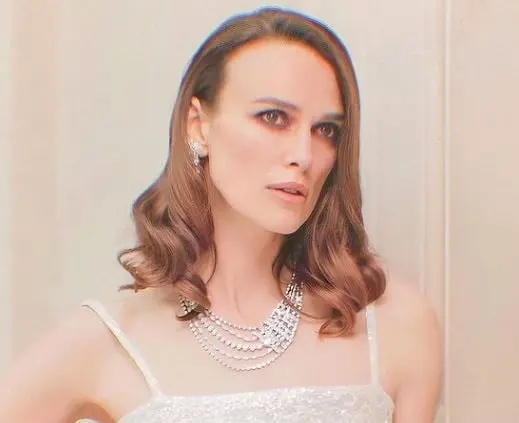 Era una joven de clase alta, hija del gobernador Swann que termina inmiscuida en problemas de piratas.