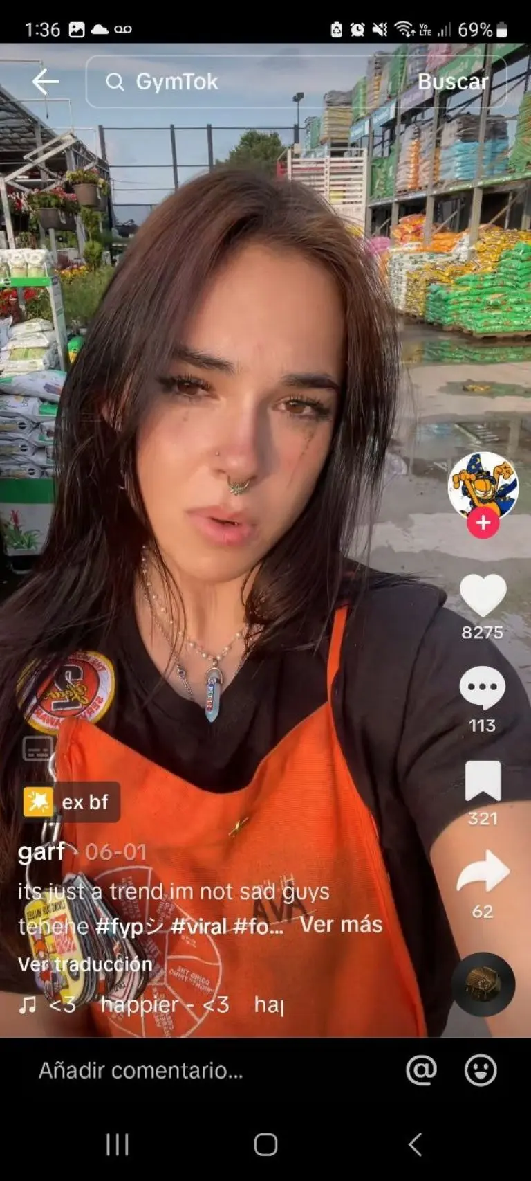 Empleada de Home Depot cautiva las redes - Tomada de video