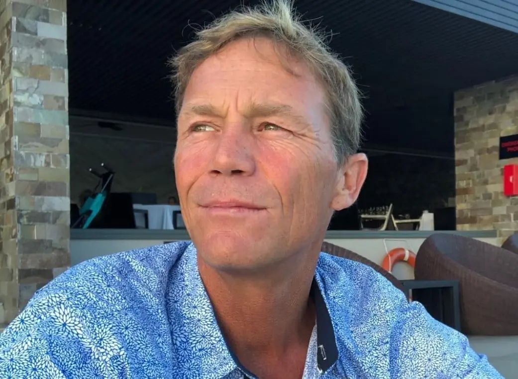 Ahora tiene 54 años y es padre de un hijo. Ha tenido pequeñas participaciones en series como Dinastía y S.W.A.T. Los hombres de Harrelson.