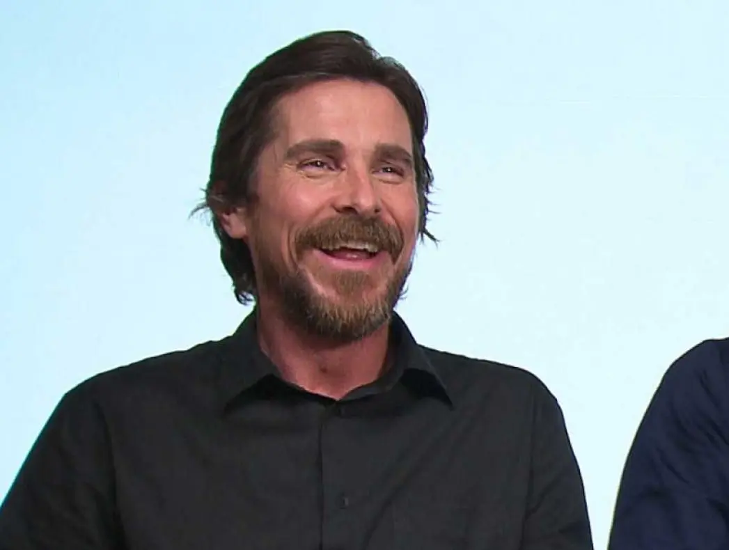 Ahora tiene 49 a&ntilde;os, est&aacute; casado con Sibi Blazic y tienen una hija. En los &uacute;ltimos a&ntilde;os ha realizado las pel&iacute;culas: Los cr&iacute;menes de la academia y Thor: Love And Thunder.