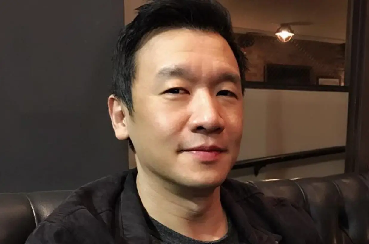 Ahora tiene 53 a&ntilde;os, ha trabajado en pel&iacute;culas como Mortal Kombat y Receta final.