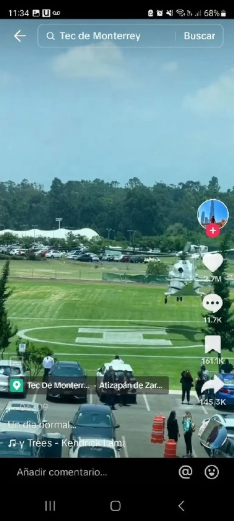 Estudiante llega en helicóptero a universidad - Tomada de video