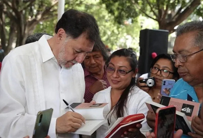 Gerardo Fernández Noroña se muestra a favor de una reelección de AMLO. Gerardo Fernández Noroña se muestra a favor de una reelección de AMLO.