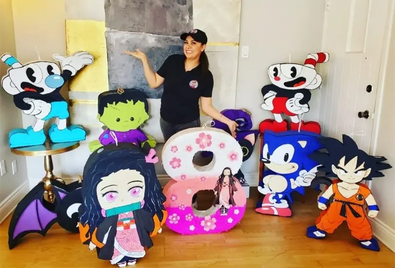 Mexicana vende pi&ntilde;atas en Canad&aacute; 